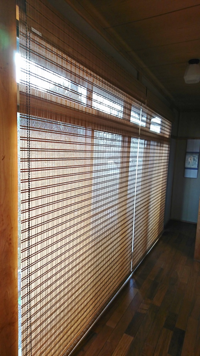 縁側にはどんな窓装飾がいいですか 岐阜県 大垣市のオーダーカーテン じゅうたん リフォームの しかの